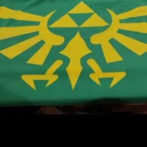 Legend Of Zelda Hooded Blanket / Throw - Hyrule Crest - Culture Fly Content